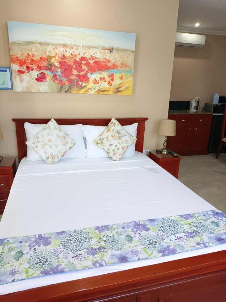 Ocean Breeze Resort Toledo Esterno foto